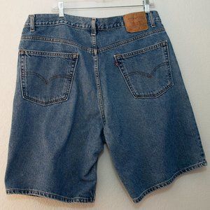 Levi's Men's shorts, blue, vintage, style 550, size 40 relaxed fit